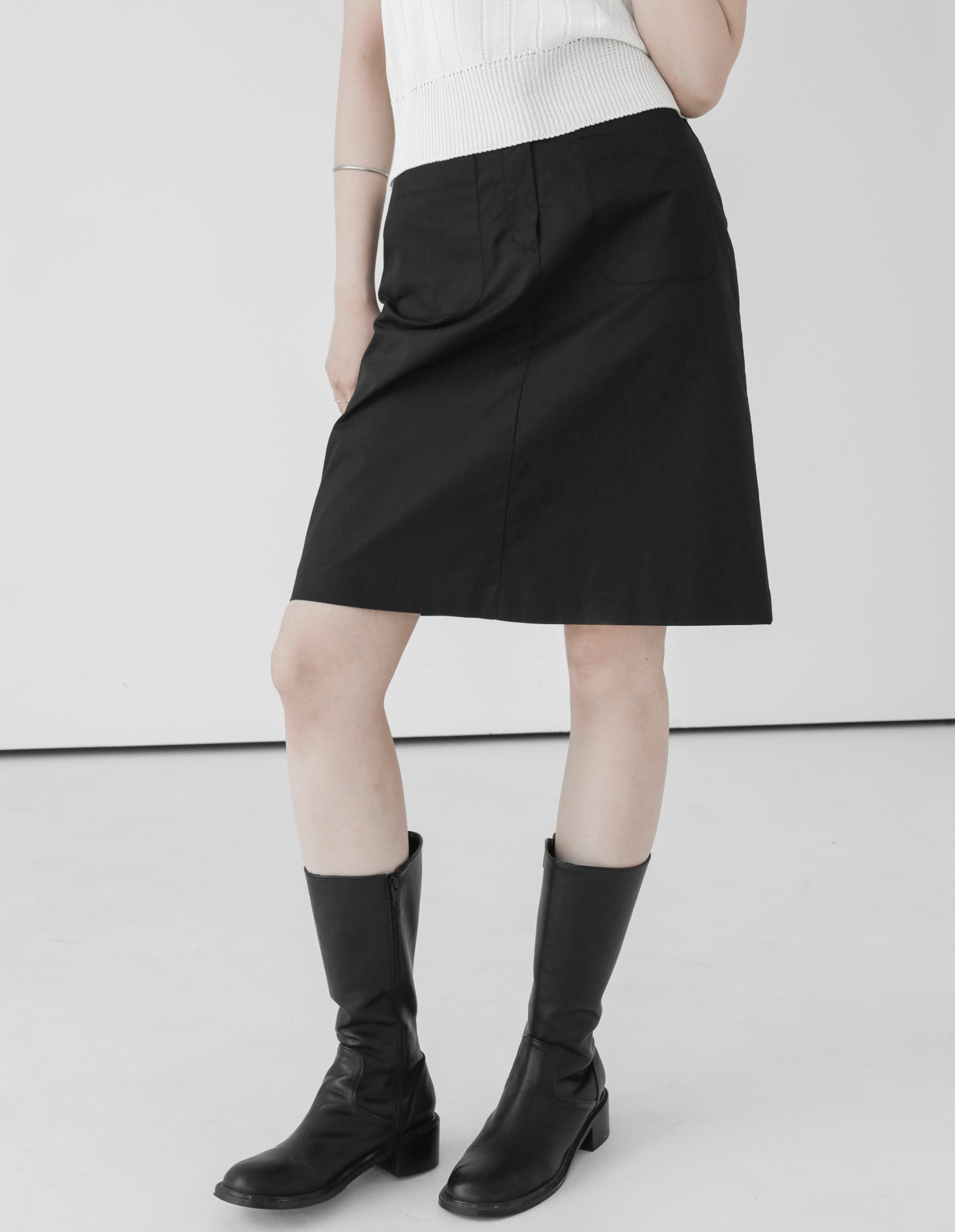 Out Pocket Middle Skirt